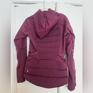 Lulu Lemon lite puffer, purple zip up jacket with hood, Size 8.